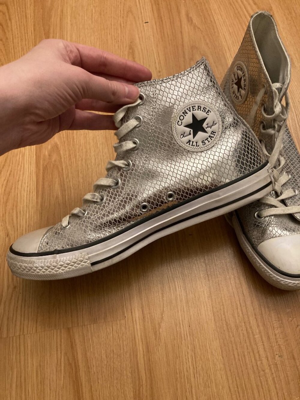 Metallic silver snakeskin pattern high top Converse - Picture 4 of 8